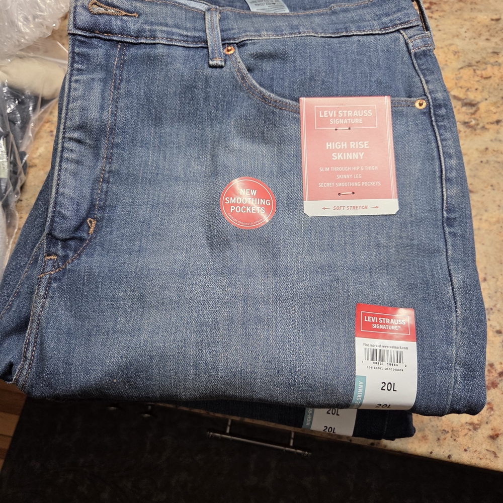 Signature by Levi Strauss Women's Skinny Jeans - Blue